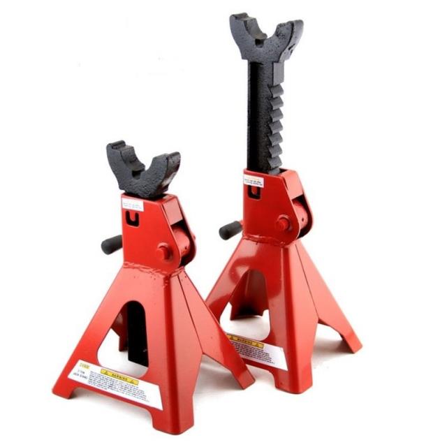 Where to rent JACK STAND, HEAVY CAR TRUCK 12T   SET in Hagerstown MD